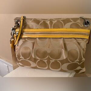 Coach Poppy Signature Tan and Yellow Women's Bag Great uc